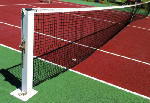 Poteaux tennis carrés à sceller sur platine